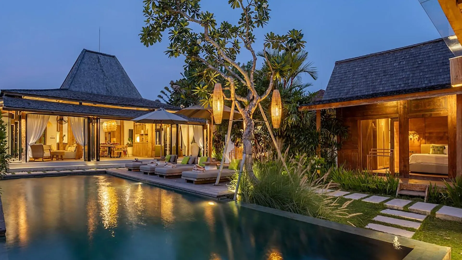 Villa Sebelah By Optimum Bali Villas Seminyak