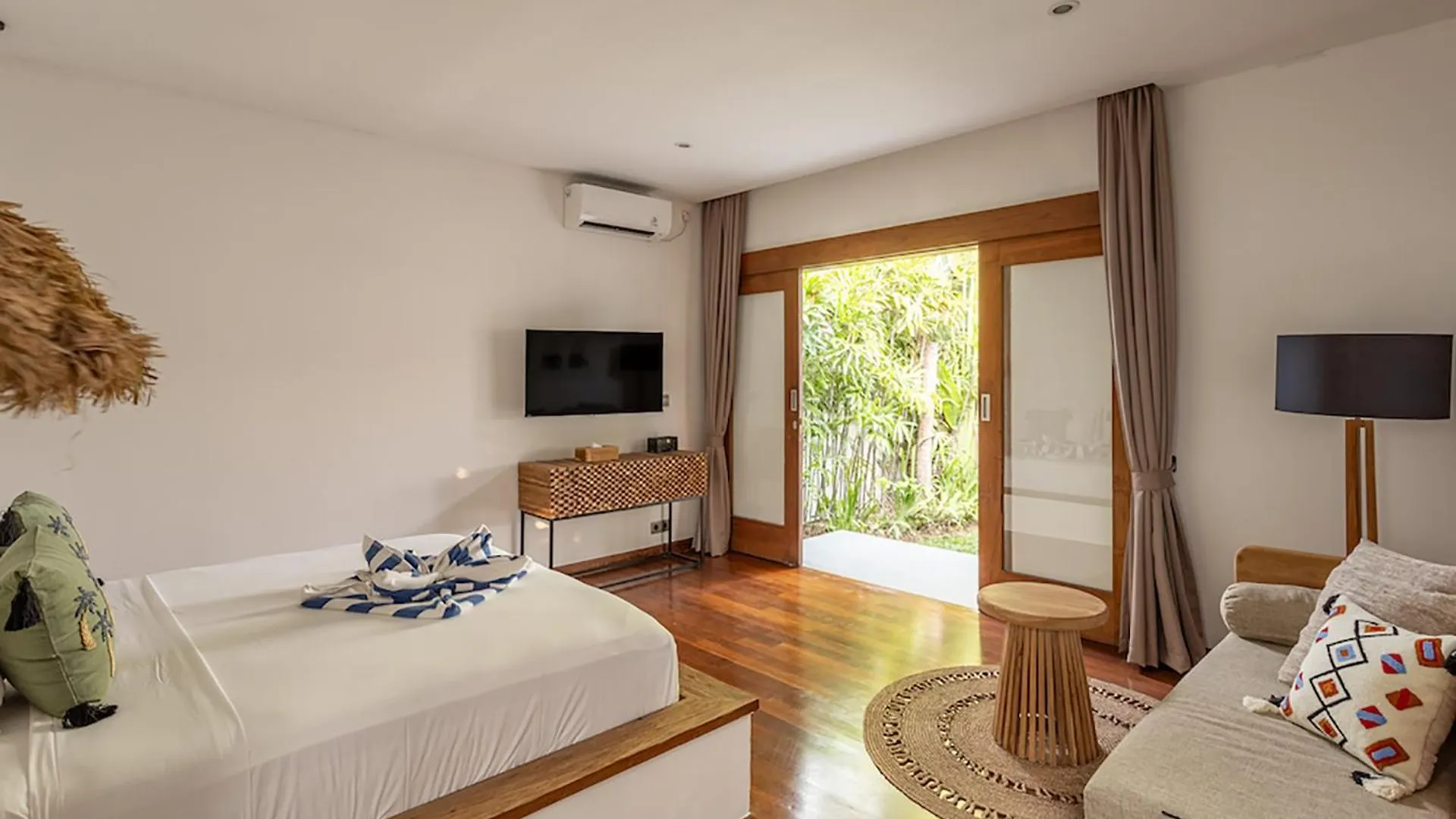 Villa Sebelah By Optimum Bali Villas Seminyak  Indonesia