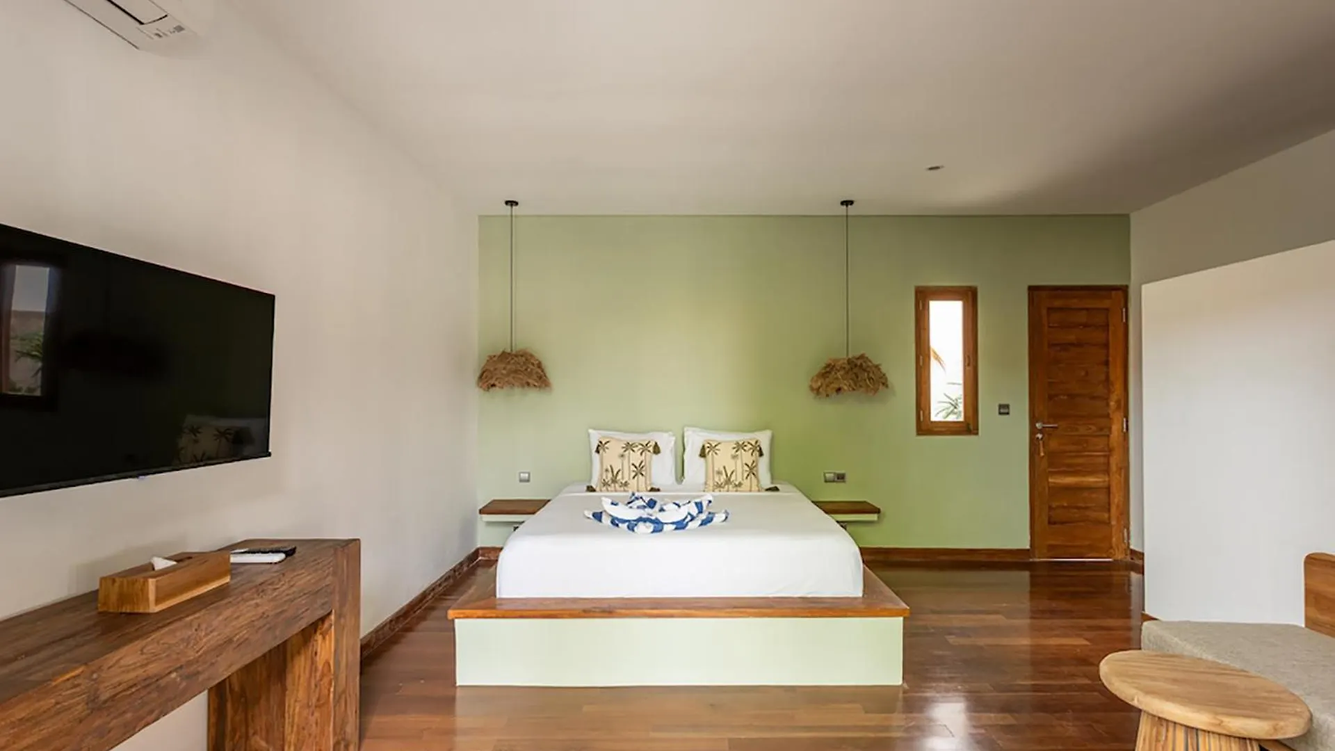 Villa Sebelah By Optimum Bali Villas Seminyak